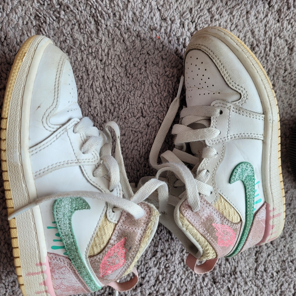 Nike Air Jordan 1 Girls Sz 11 Sneakers